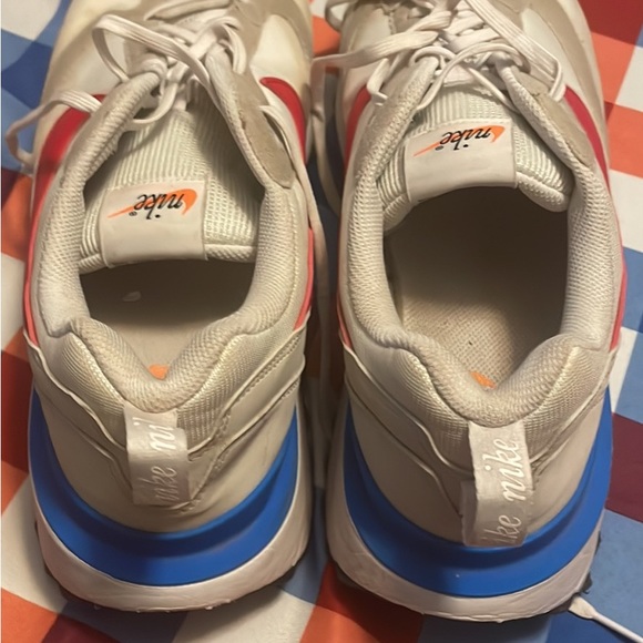 Size 13 Nike Air Max Dawns - Picture 2 of 2